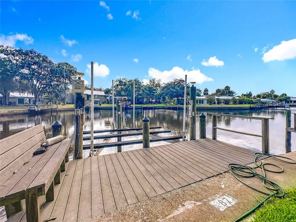 11293 W Bayshore Drive Crystal River FL 34429