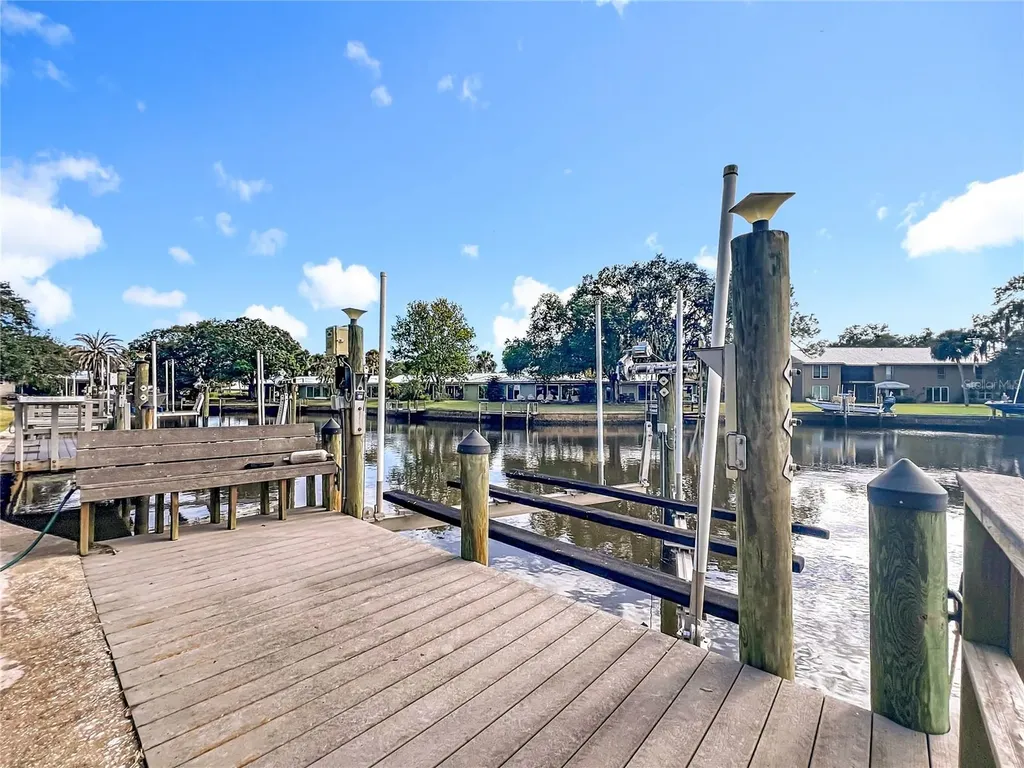 11293 W Bayshore Drive Crystal River FL 34429