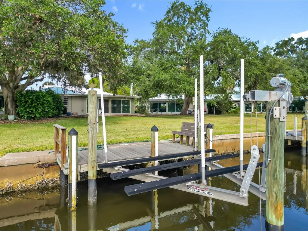 11293 W Bayshore Drive Crystal River FL 34429