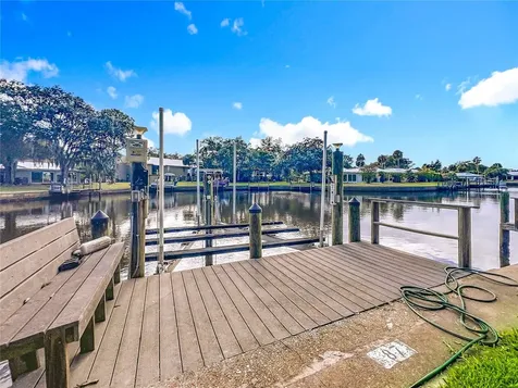 11293 W Bayshore Drive Crystal River FL 34429