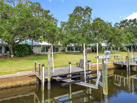 11293 W Bayshore Drive Crystal River FL 34429