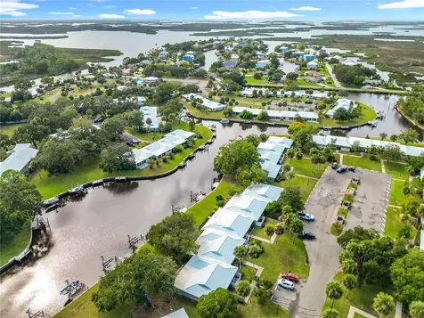 11293 W Bayshore Drive Crystal River FL 34429
