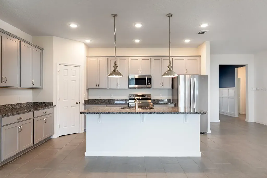2723 Rowan Street Tavares FL 32778