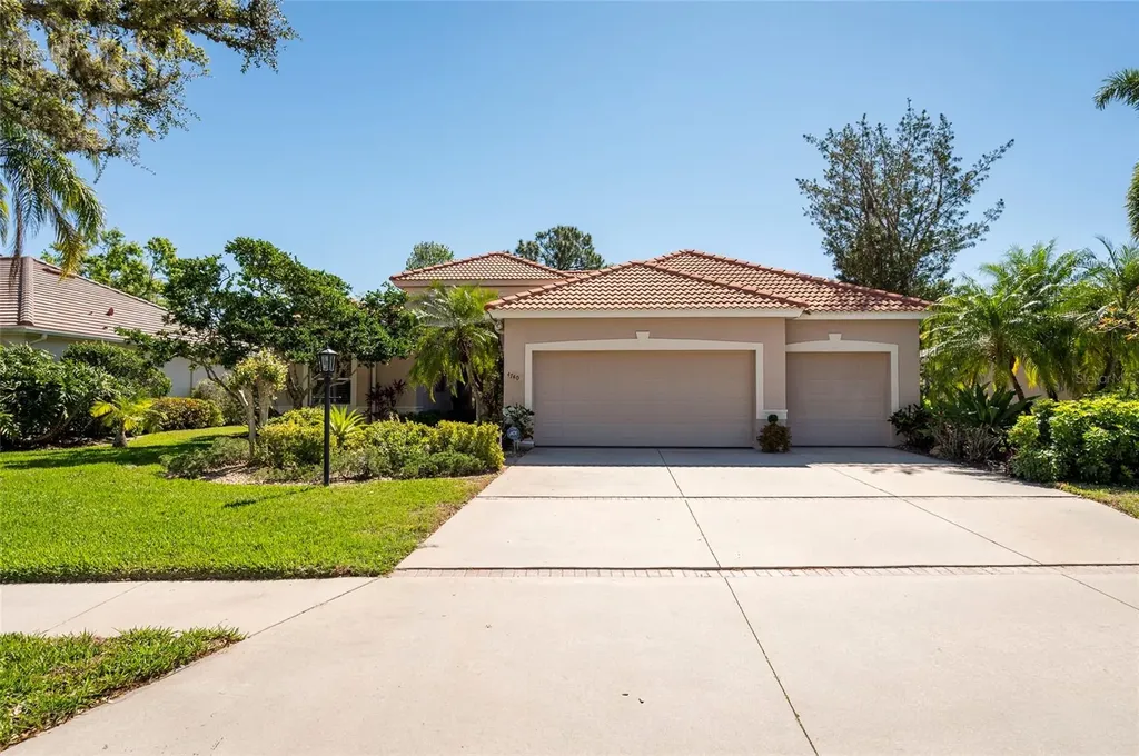 4740 Carrington Circle Sarasota FL 34243