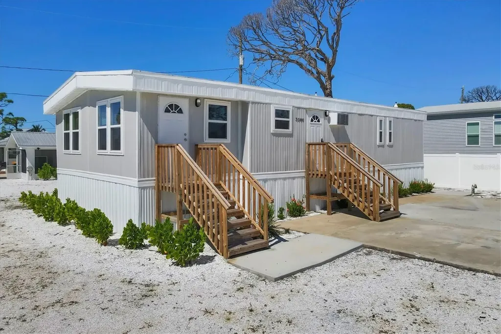 3280 Holly Avenue Englewood FL 34224