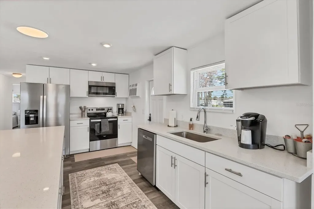3280 Holly Avenue Englewood FL 34224