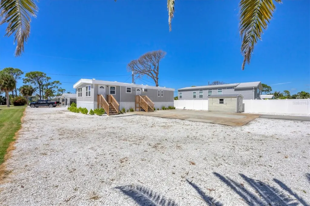 3280 Holly Avenue Englewood FL 34224