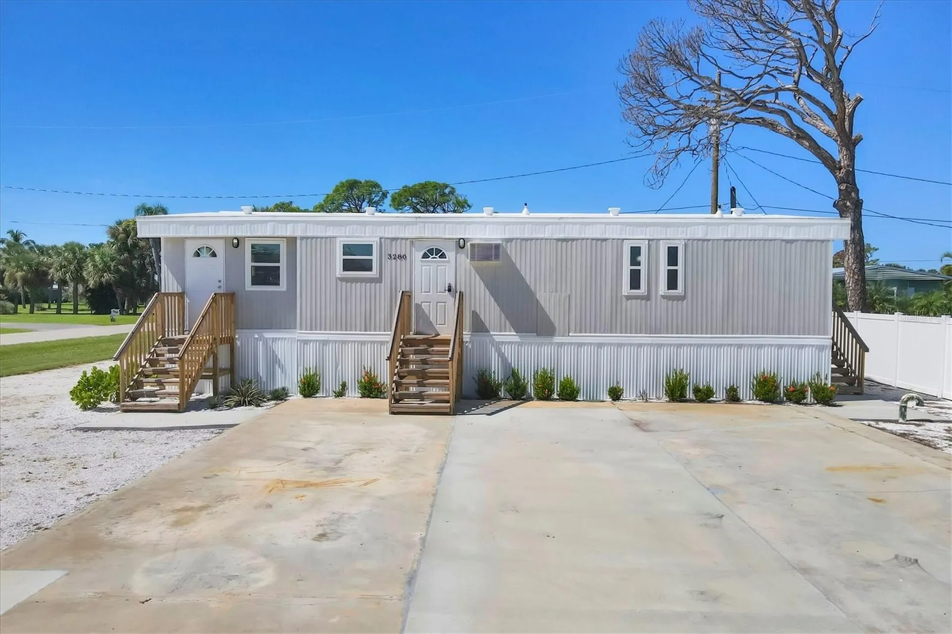 3280 Holly Avenue Englewood FL 34224