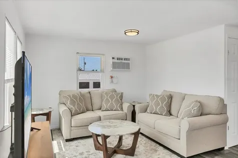 3280 Holly Avenue Englewood FL 34224