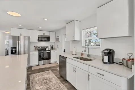 3280 Holly Avenue Englewood FL 34224