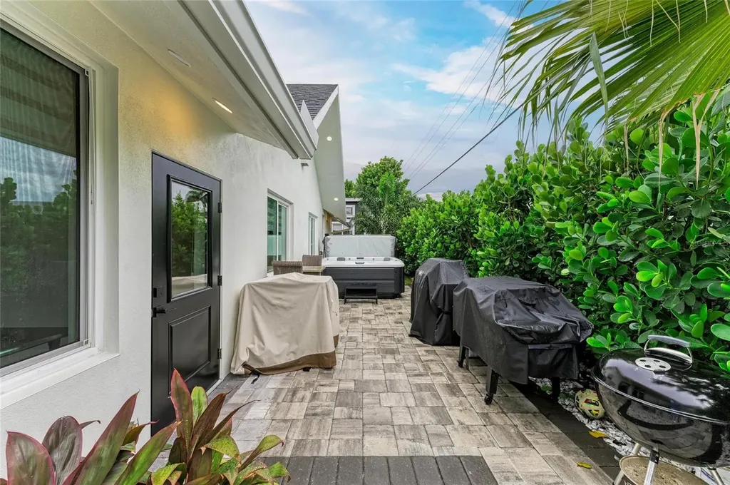 2156 Orchid Street Sarasota FL 34239
