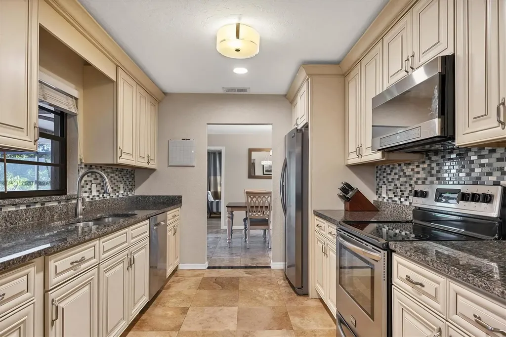 4536 Robin Hood Trail W Sarasota FL 34232