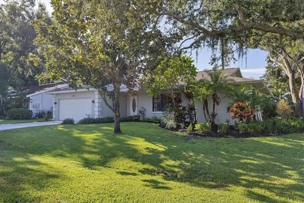 4536 Robin Hood Trail W Sarasota FL 34232
