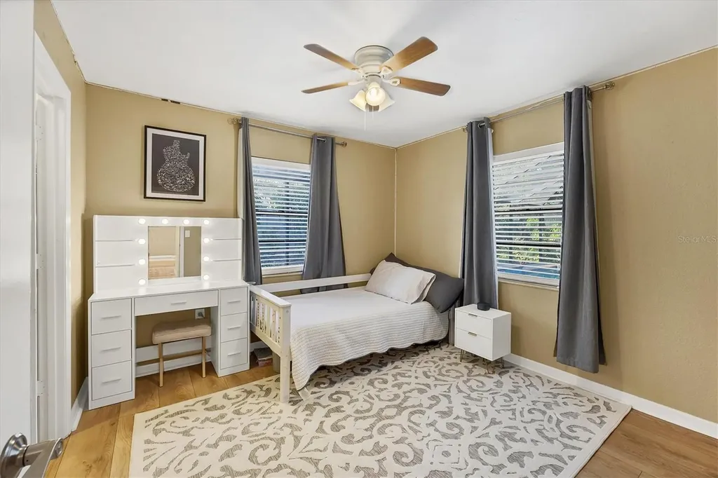 4536 Robin Hood Trail W Sarasota FL 34232