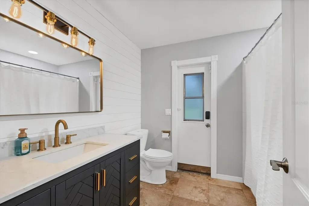 4536 Robin Hood Trail W Sarasota FL 34232