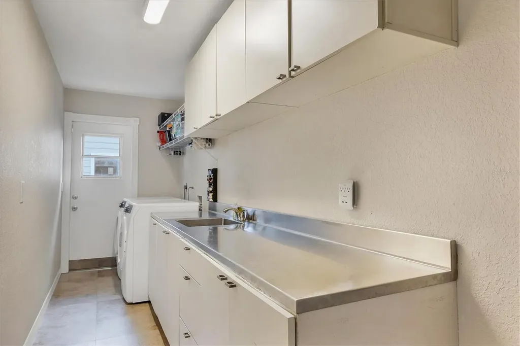 4536 Robin Hood Trail W Sarasota FL 34232