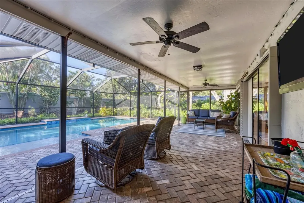 4536 Robin Hood Trail W Sarasota FL 34232