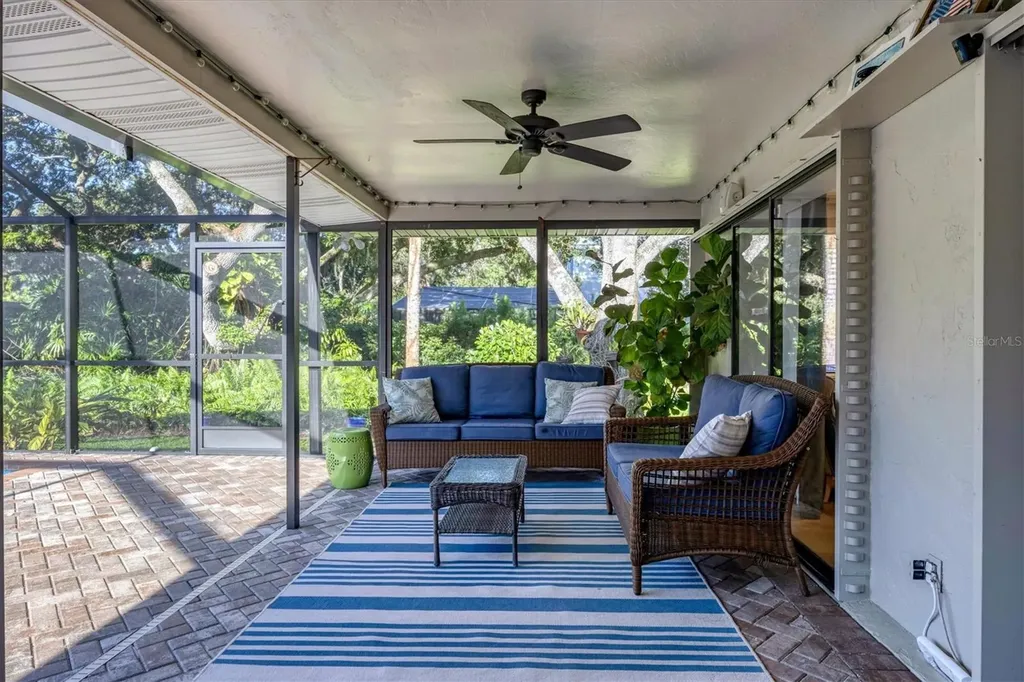 4536 Robin Hood Trail W Sarasota FL 34232