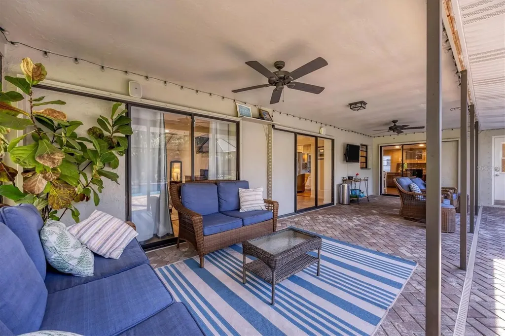 4536 Robin Hood Trail W Sarasota FL 34232