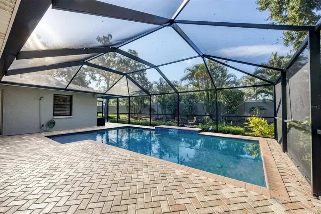 4536 Robin Hood Trail W Sarasota FL 34232