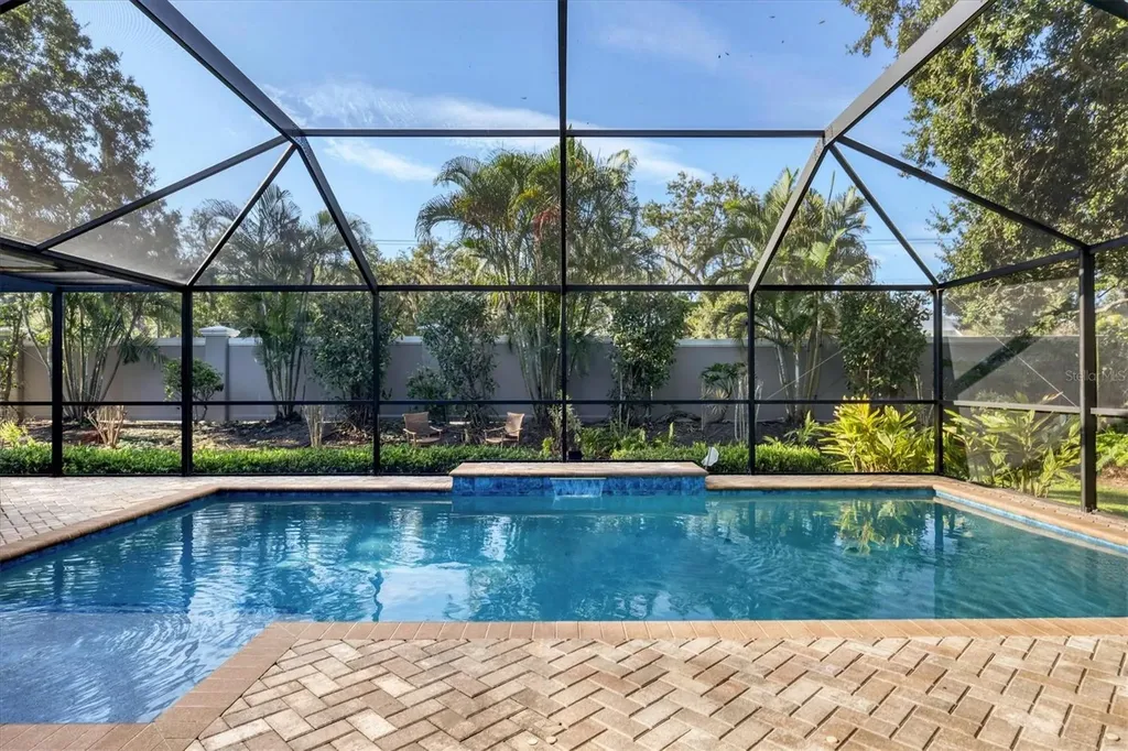 4536 Robin Hood Trail W Sarasota FL 34232