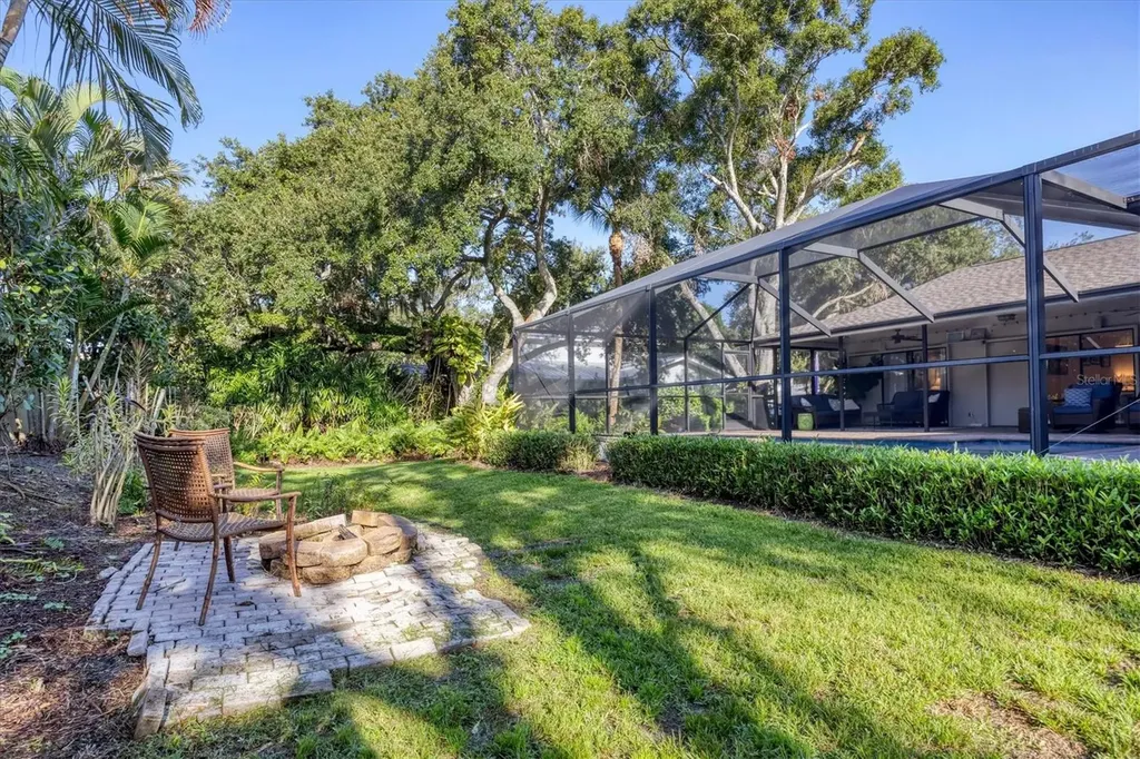 4536 Robin Hood Trail W Sarasota FL 34232