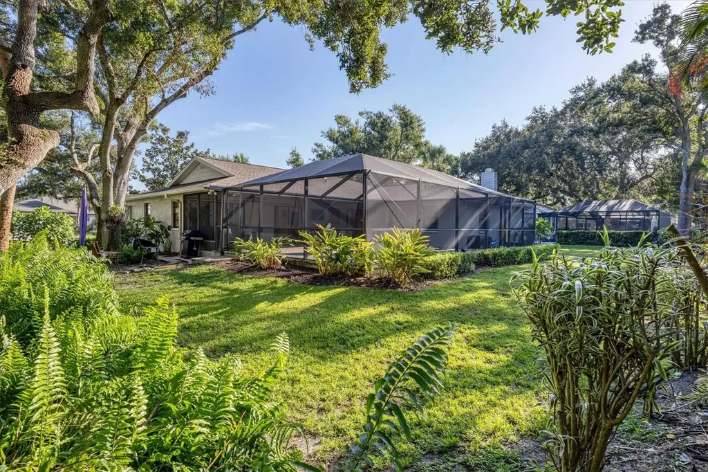 4536 Robin Hood Trail W Sarasota FL 34232