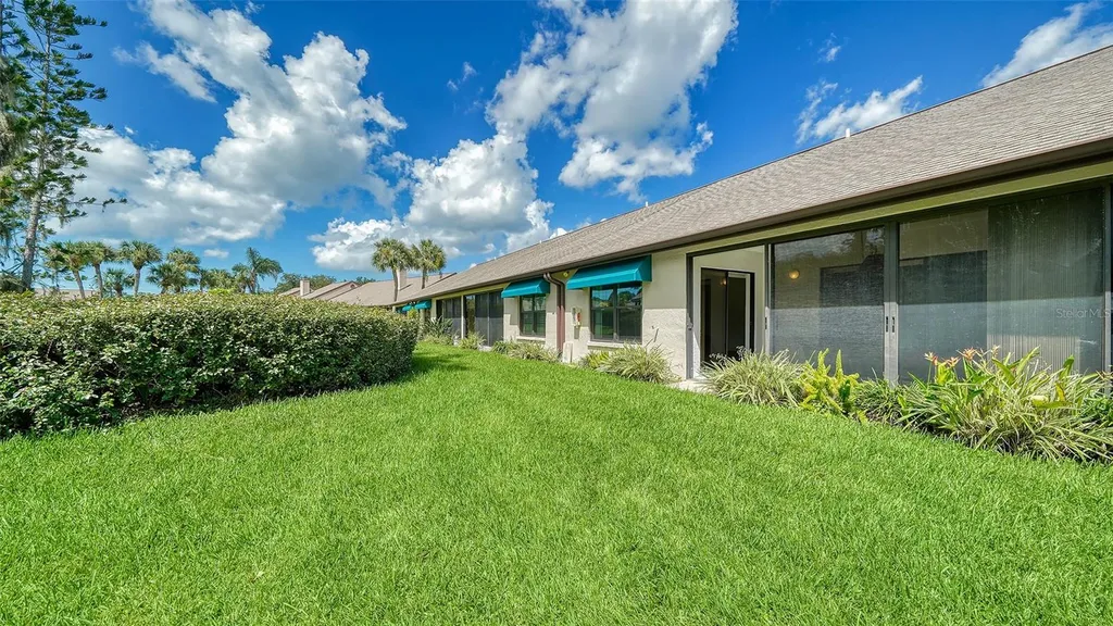 5956 Clubside Drive Sarasota FL 34243