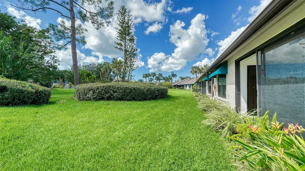 5956 Clubside Drive Sarasota FL 34243