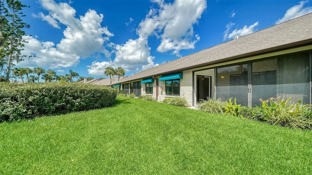 5956 Clubside Drive Sarasota FL 34243