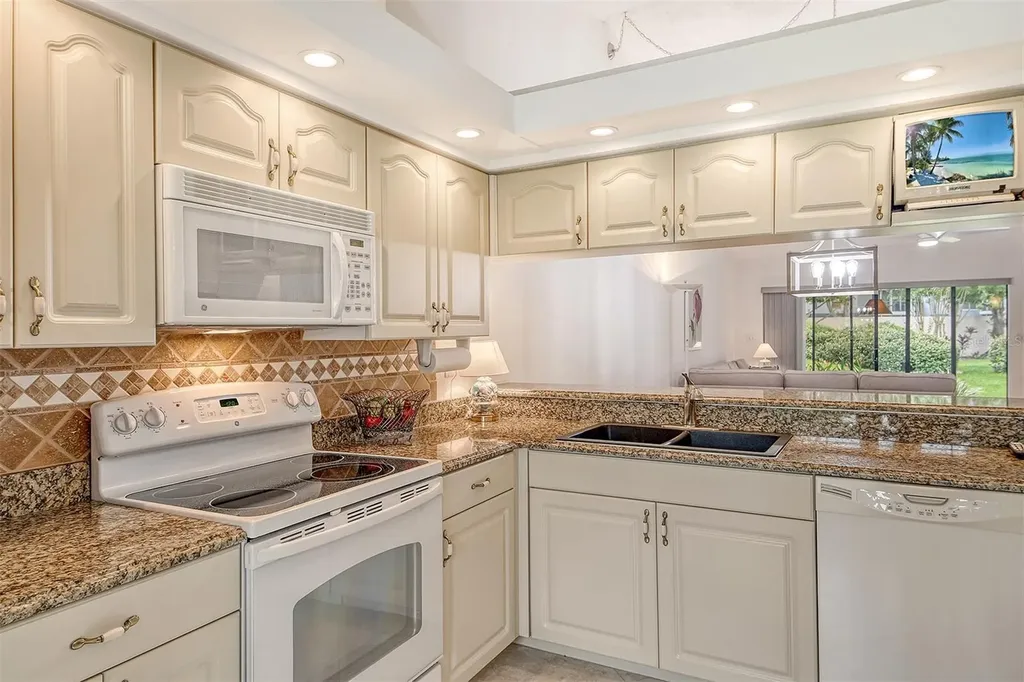 5956 Clubside Drive Sarasota FL 34243