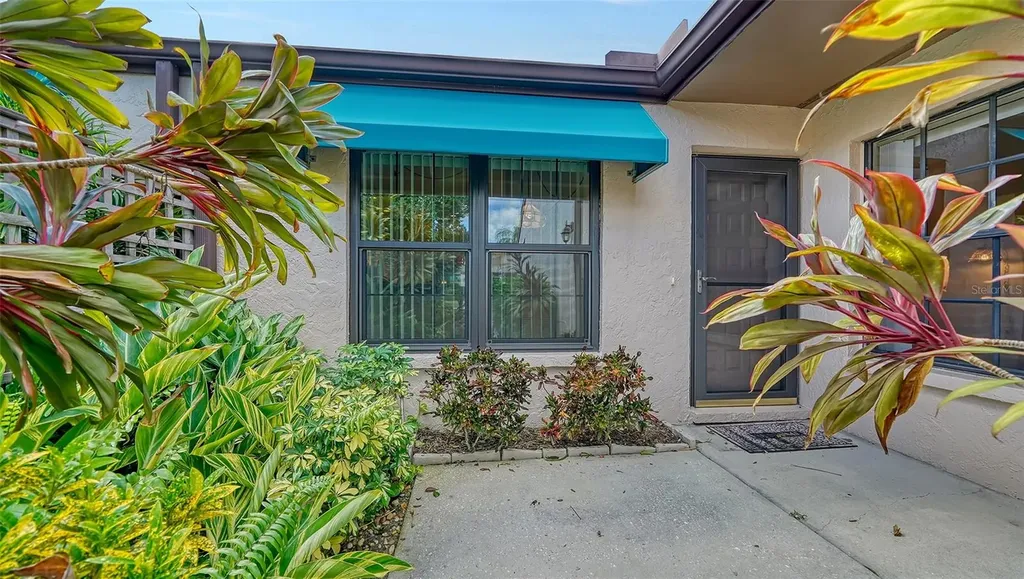 5956 Clubside Drive Sarasota FL 34243