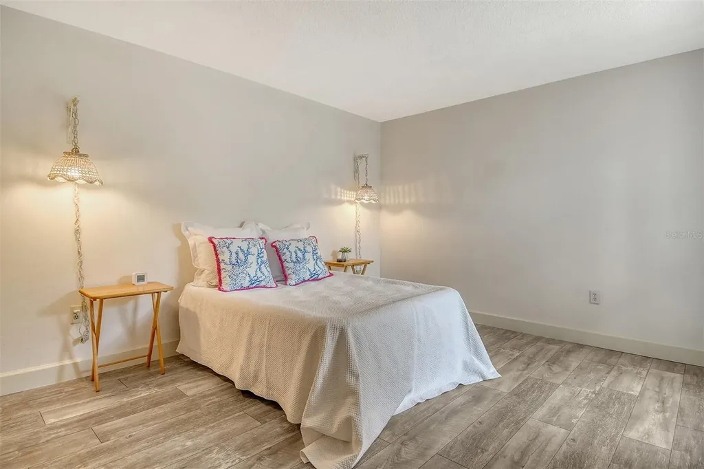 5956 Clubside Drive Sarasota FL 34243