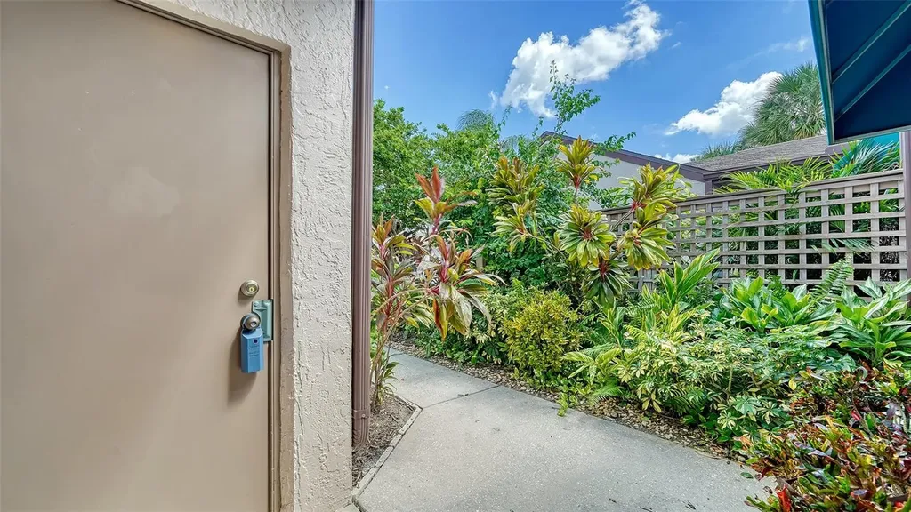 5956 Clubside Drive Sarasota FL 34243