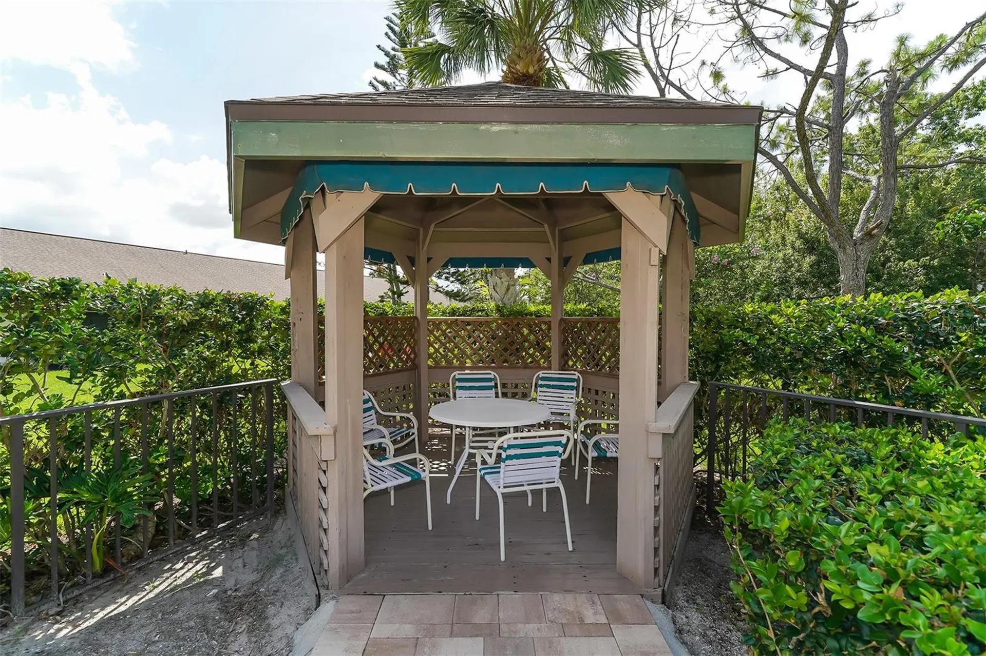 5956 Clubside Drive Sarasota FL 34243