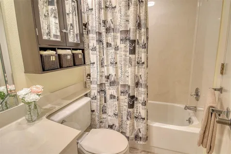 5956 Clubside Drive Sarasota FL 34243