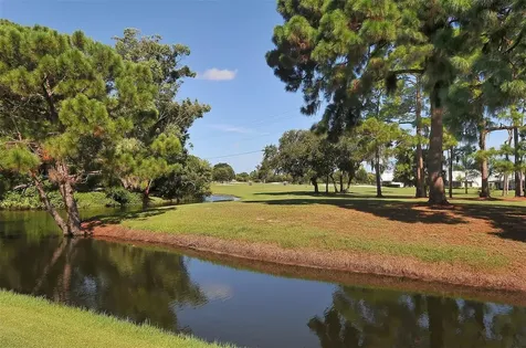 5956 Clubside Drive Sarasota FL 34243