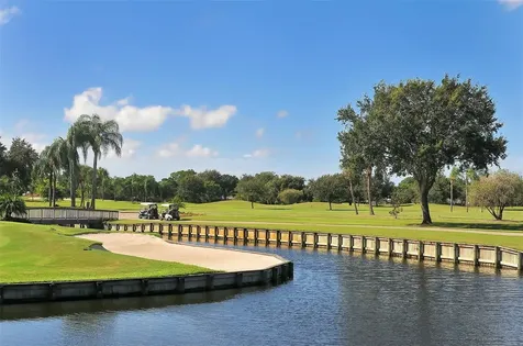 5956 Clubside Drive Sarasota FL 34243