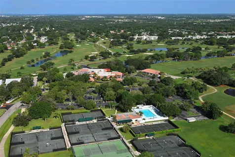 5956 Clubside Drive Sarasota FL 34243