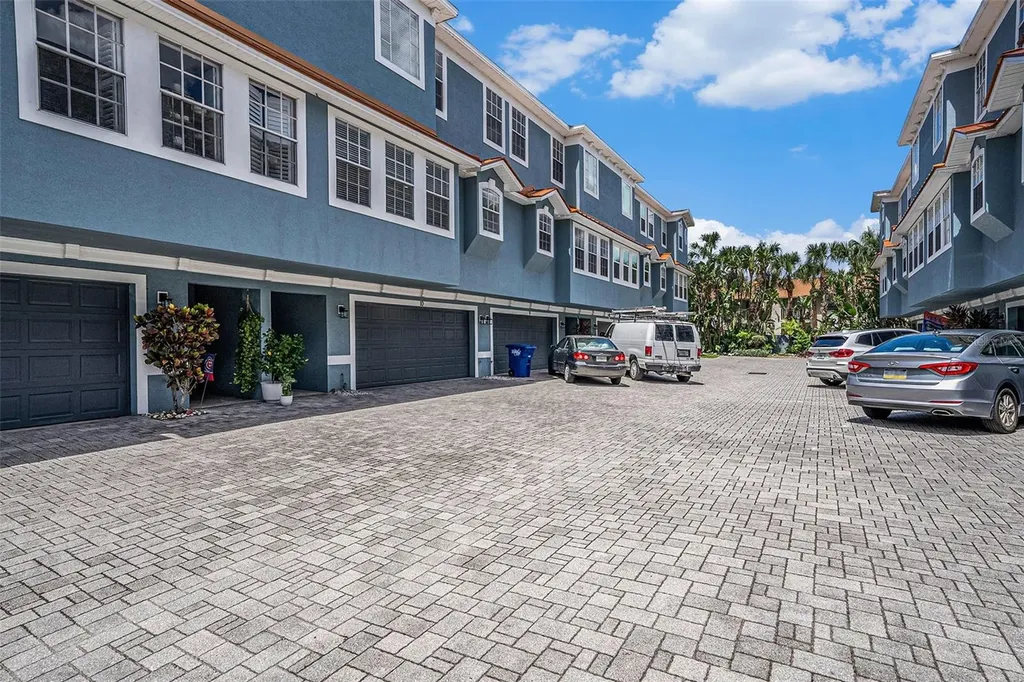 3111 W De Leon Street Tampa FL 33609