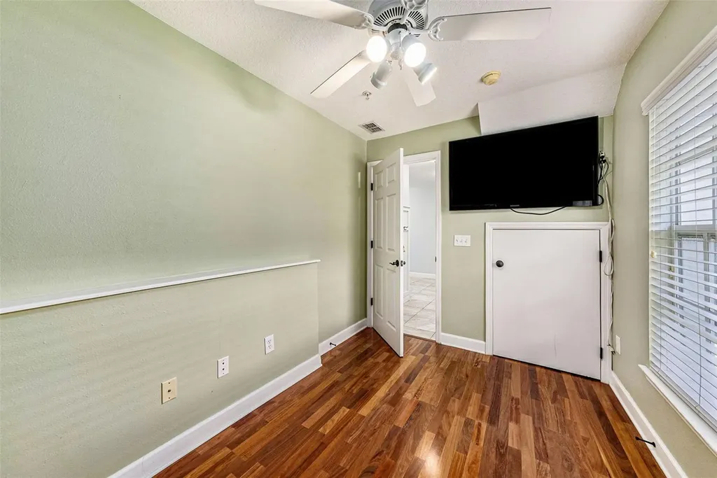 3111 W De Leon Street Tampa FL 33609