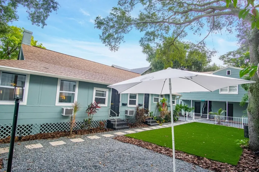719 8th Street N St Petersburg FL 33701
