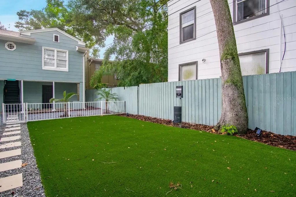 719 8th Street N St Petersburg FL 33701