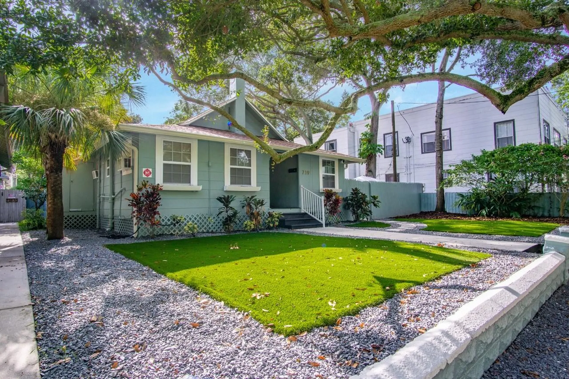 719 8th Street N St Petersburg FL 33701