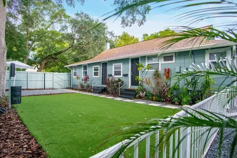 719 8th Street N St Petersburg FL 33701