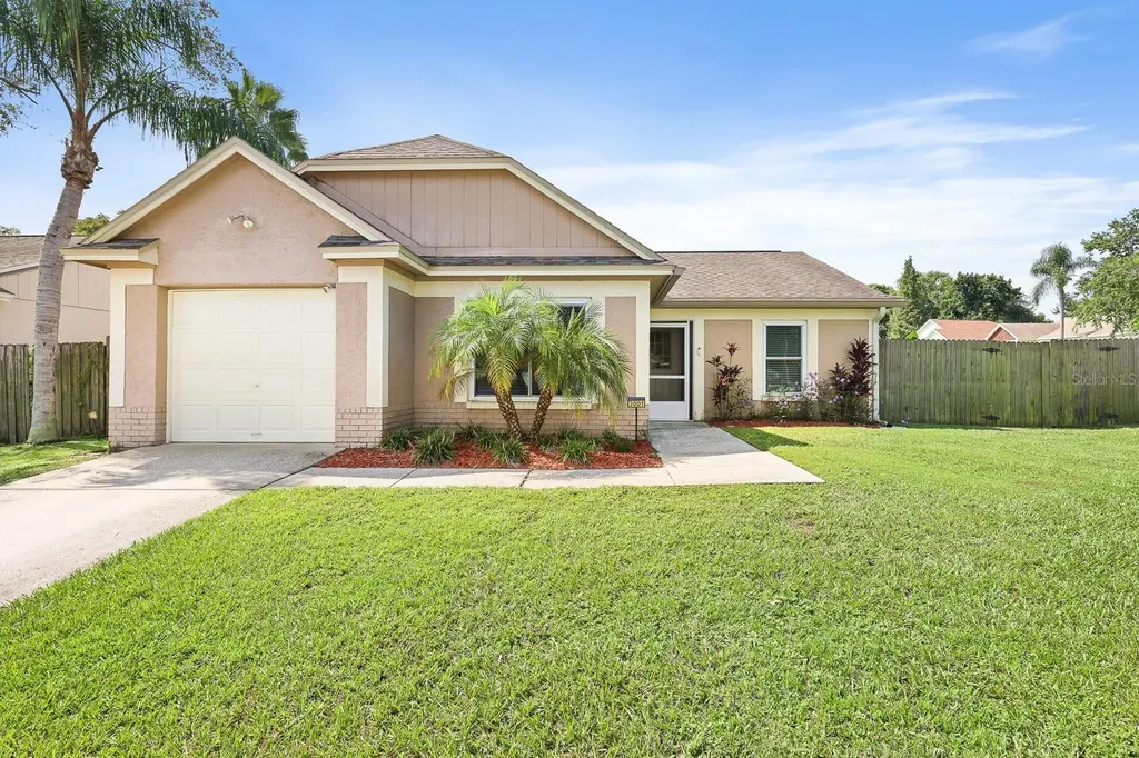 2001 Paladin Court Valrico FL 33594