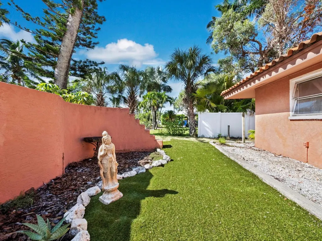 749 Penfield Street Longboat Key FL 34228