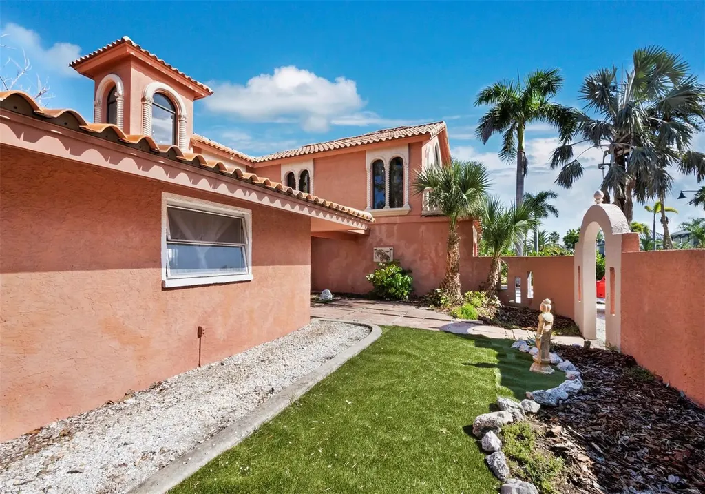 749 Penfield Street Longboat Key FL 34228