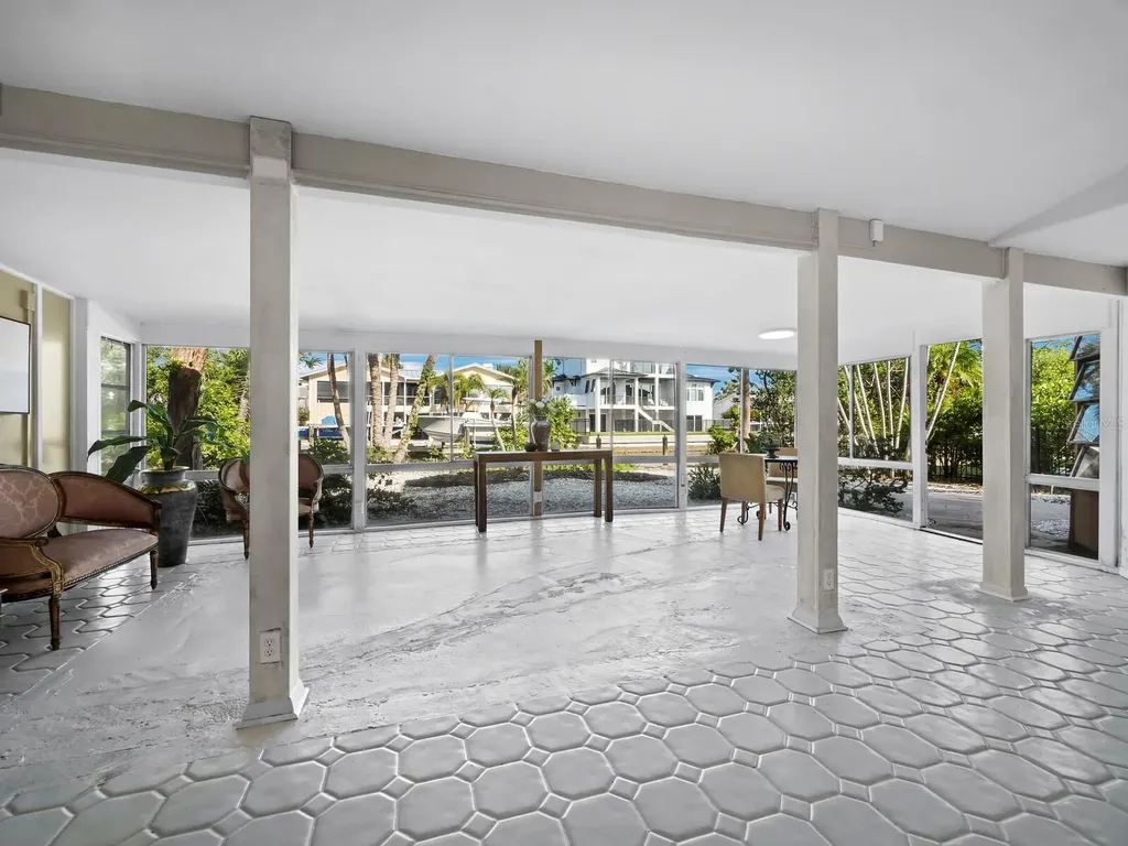 749 Penfield Street Longboat Key FL 34228