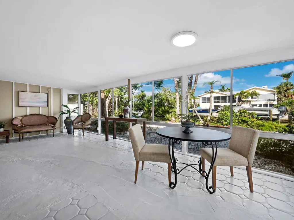 749 Penfield Street Longboat Key FL 34228